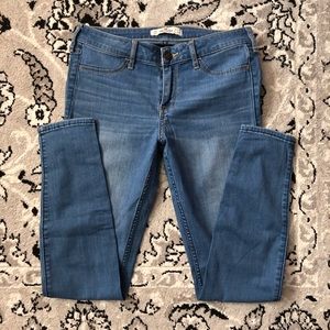 Hollister Skinny Jeans 💙